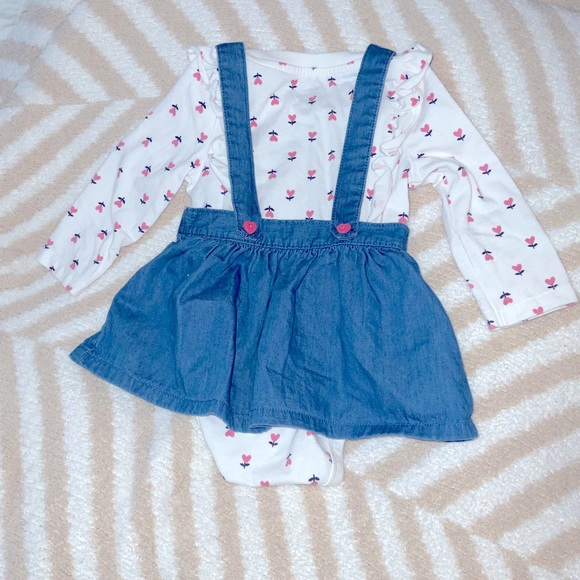 Heart onesie with overall denim dress. 2piece - Picture 4 of 8